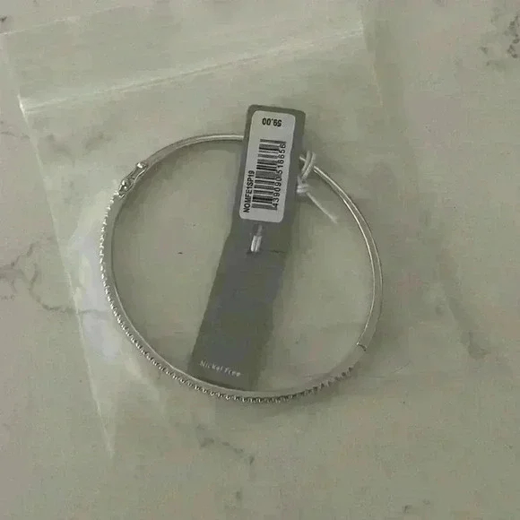 NWT Nordstrom Cubic Zirconia Bangle Bracelet - Picture 2 of 7